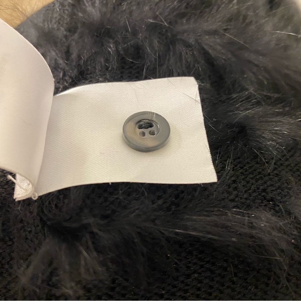 Monari cropped fur top with buttons - Picture 12 of 12